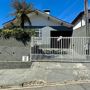 https://casa-para-temporada-prximo-ao-portal-da-cidade-tima.camposdojordaohotels.net